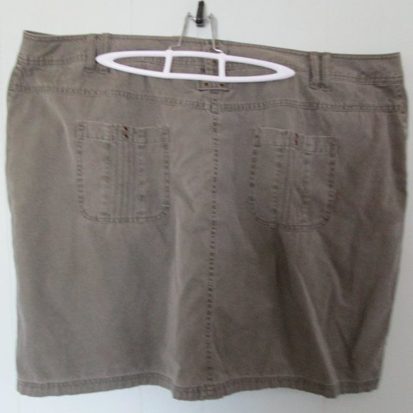 Encore Skorts - Picture 2 of 4